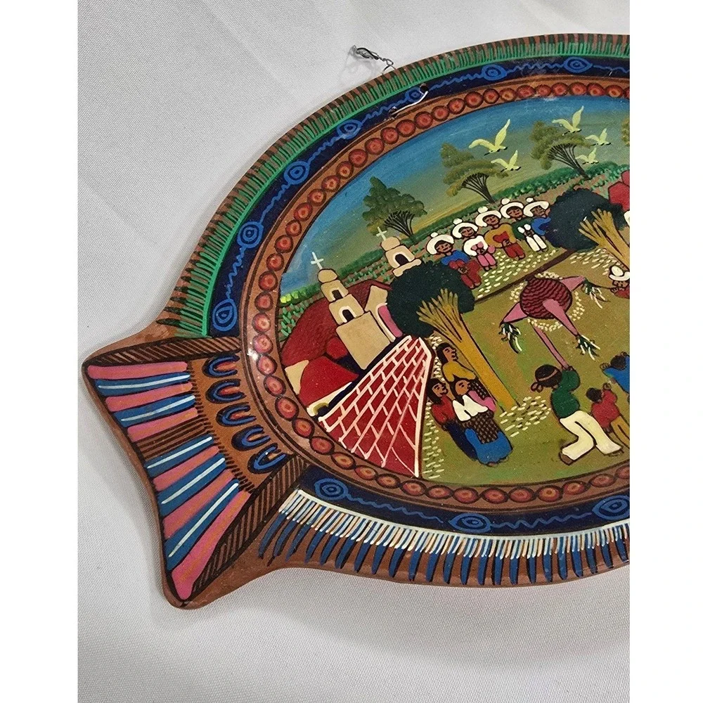 Vtg Mexican family storyteller fish terracotta wall art hand painted plate